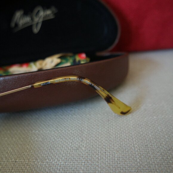 Maui Jim Baby Beach Aviator in Gold w/ Bronze Lens - Picture 11 of 13